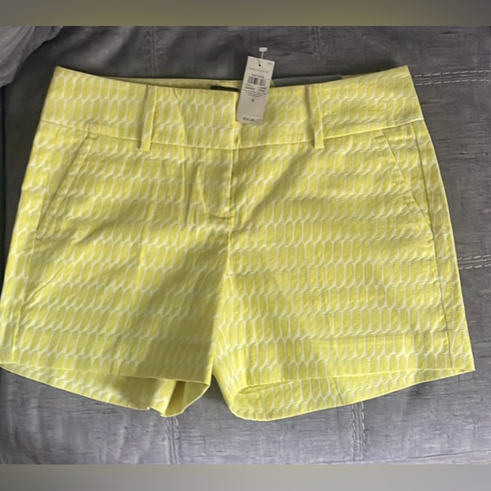 NWT Ann Taylor shorts size 4